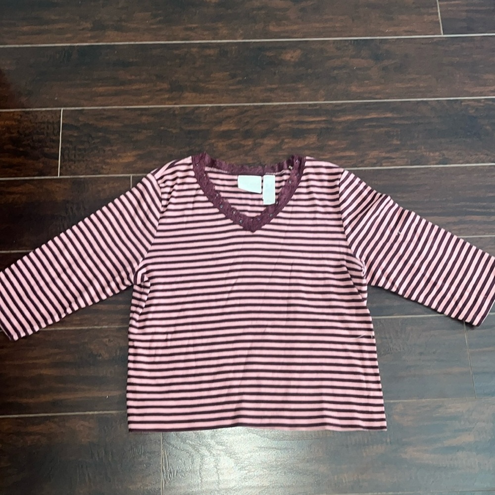 First Issue long sleeved sweater top - size XL